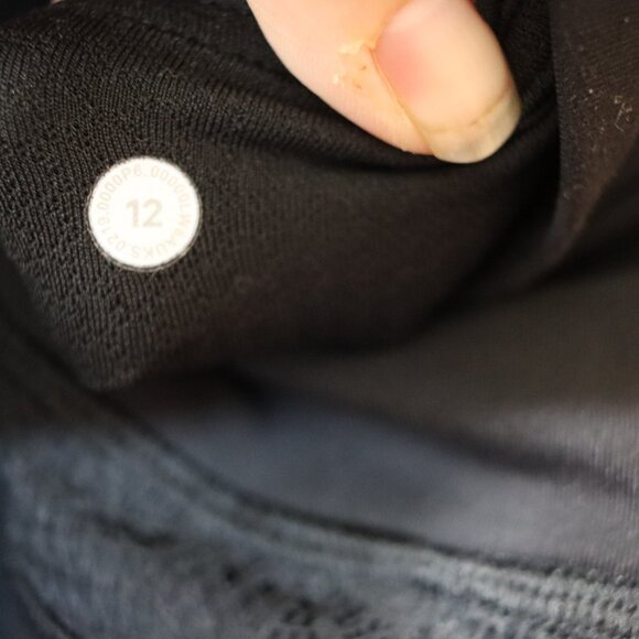 Lululemon Cropped Lace Sheer Detail Leggings Capri 12 - Picture 12 of 13